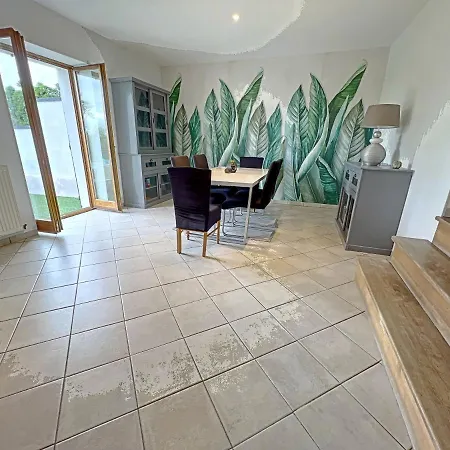 Holiday home Maison Chaleureuse Avec Piscine